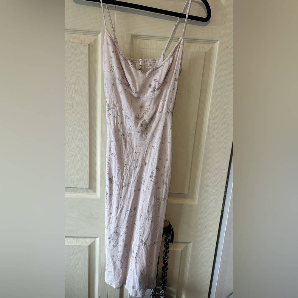Aritzia maxi dress doesn’t fit me and need to empty closet